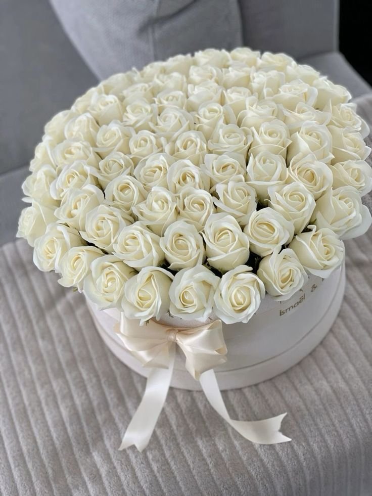 Snowflake Blossom Box 4 Best flower delivery service in Amman Jordan with same day flower delivery for all occasions