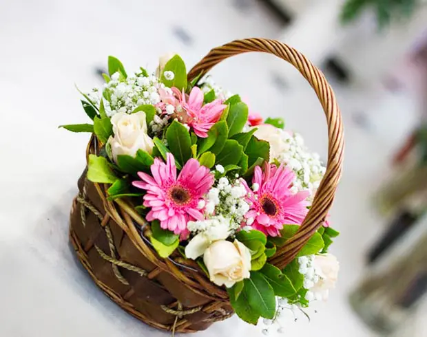 Blush & White Basket 3 Best flower delivery service in Amman Jordan with same day flower delivery for all occasions