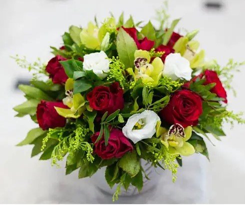 Crimson White Elegance 2 Best flower delivery service in Amman Jordan with same day flower delivery for all occasions